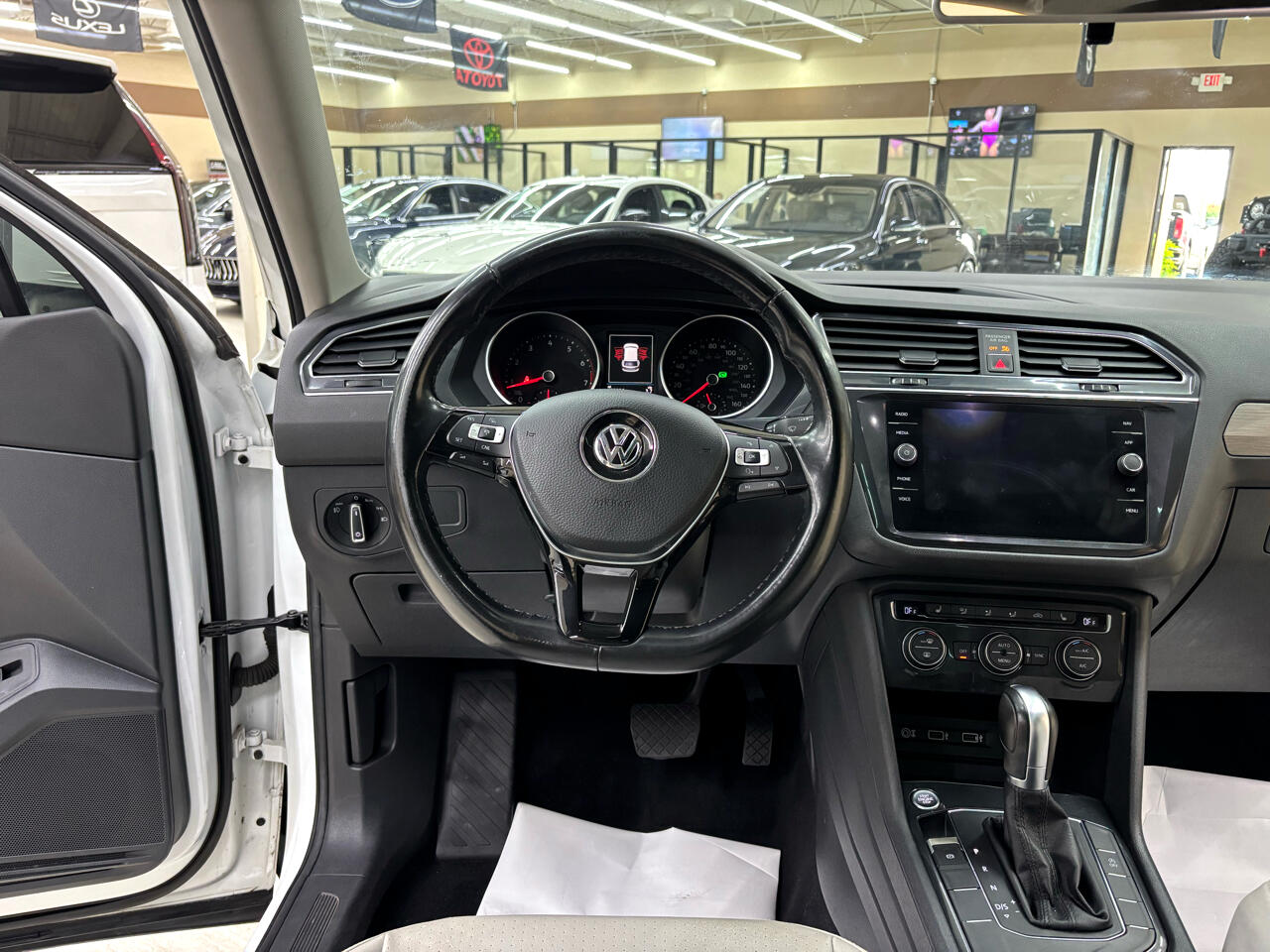Vehicle image 18 of 45