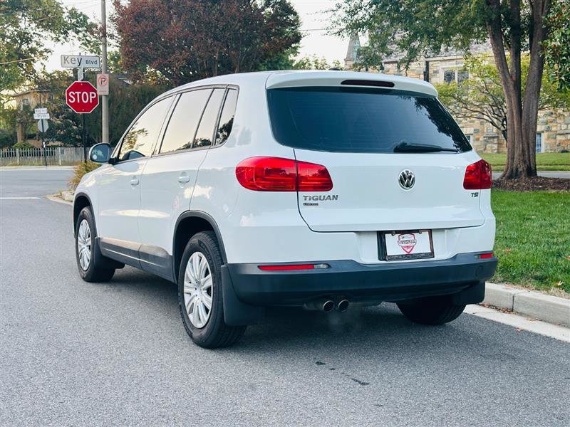 2018 Volkswagen Tiguan Limited Base Image 8 of 29