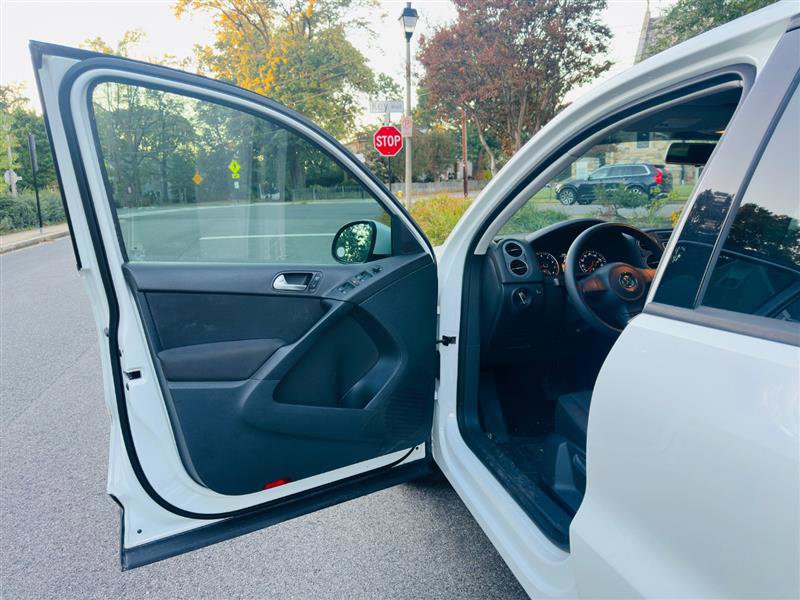 2018 Volkswagen Tiguan Limited Base Image 21 of 29