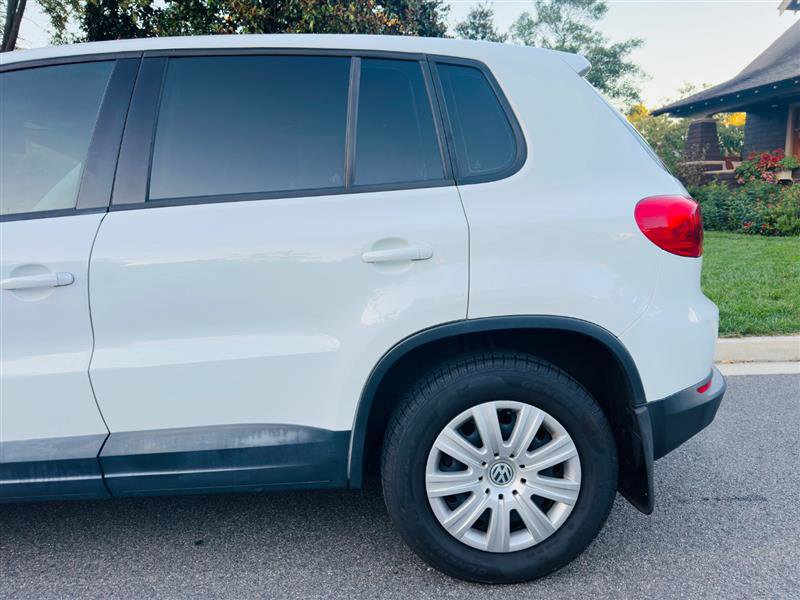 2018 Volkswagen Tiguan Limited Base Image 10 of 29