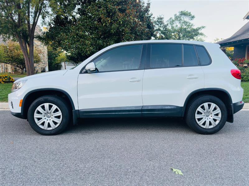 2018 Volkswagen Tiguan Limited Base Image 9 of 29