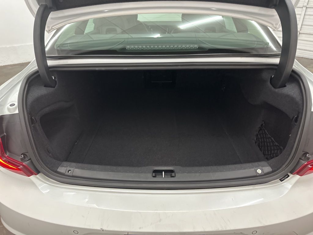 2018 Volvo S90 Momentum Image 11 of 33