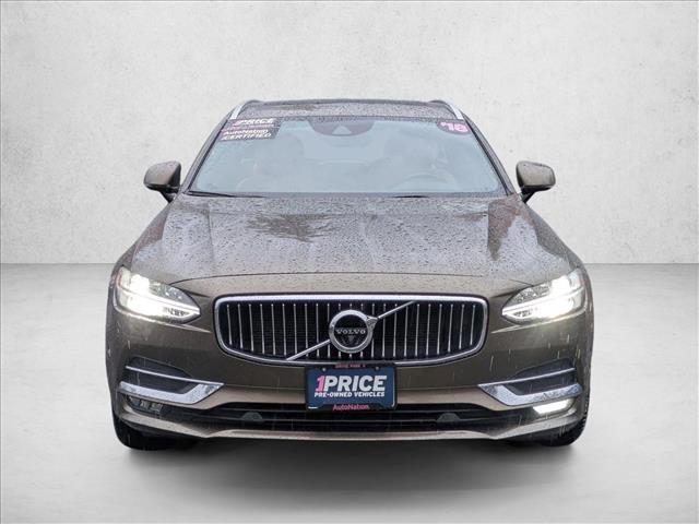 2018 Volvo V90 Inscription Image 2 of 25