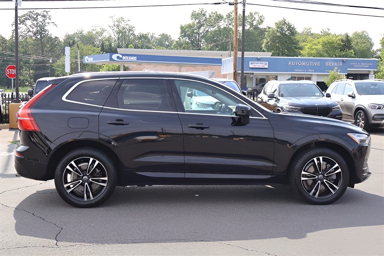 Vehicle image 31 of 35