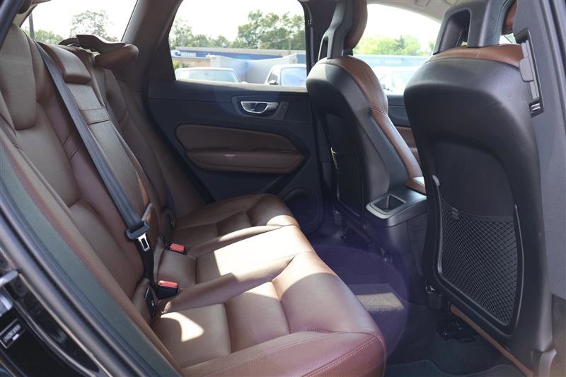 Vehicle image 13 of 35