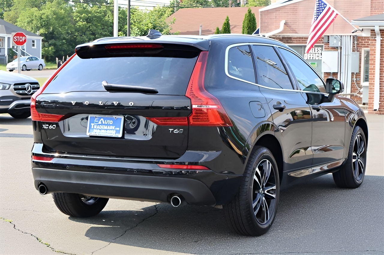 Vehicle image 32 of 35