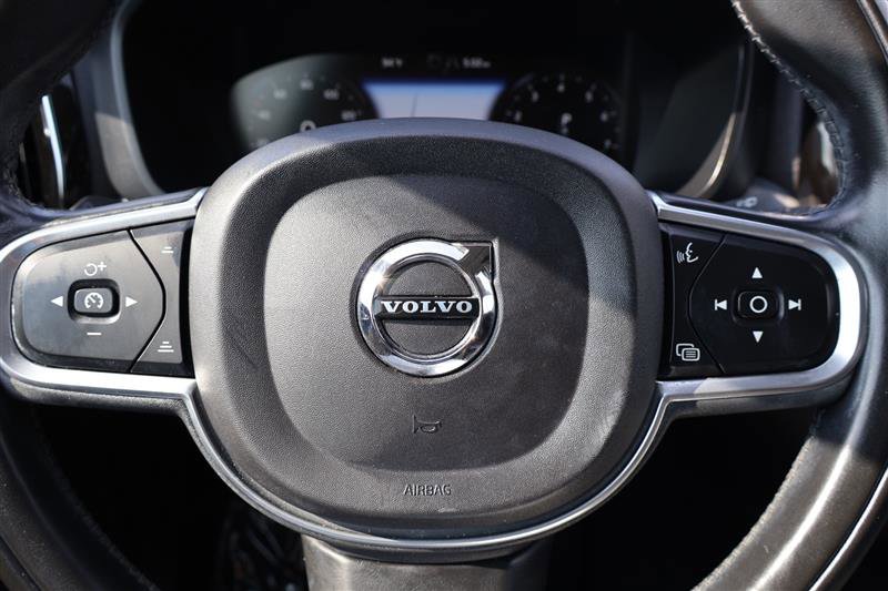 Vehicle image 21 of 35
