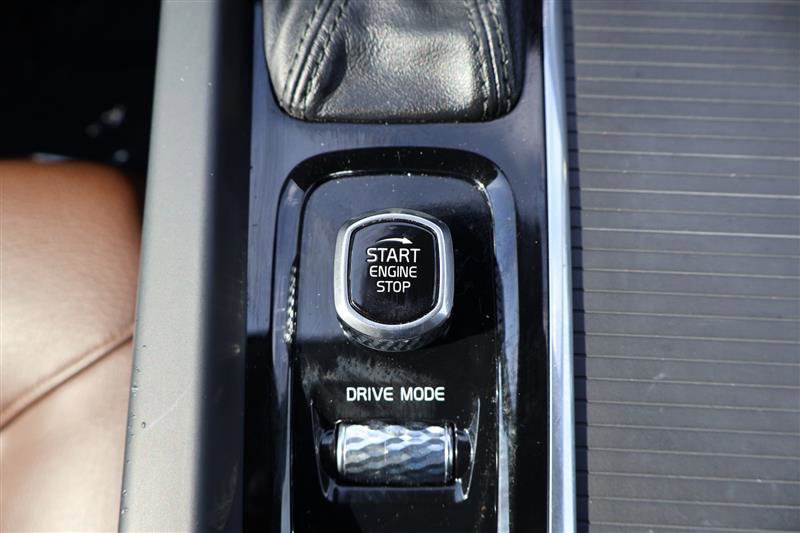 Vehicle image 20 of 35