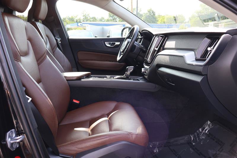Vehicle image 14 of 35