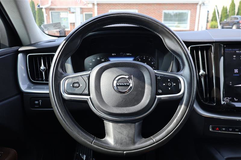 Vehicle image 16 of 35