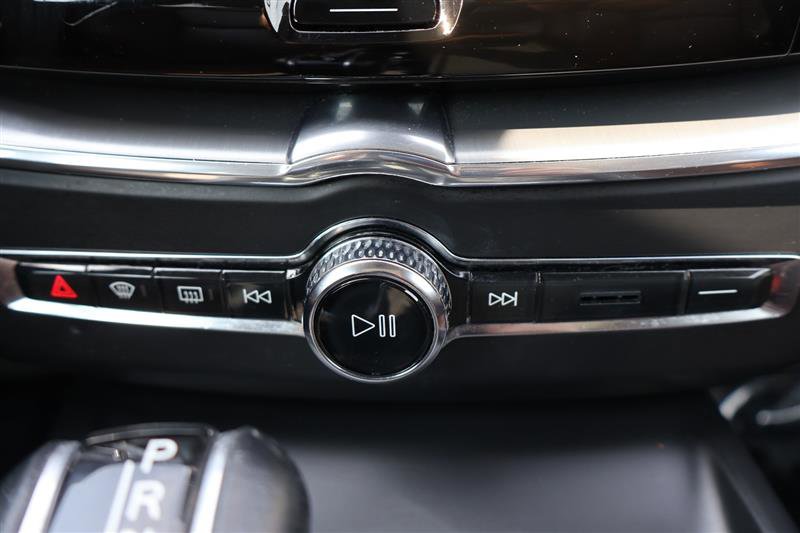 Vehicle image 18 of 35