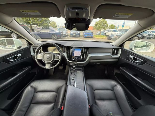 Vehicle image 22 of 37