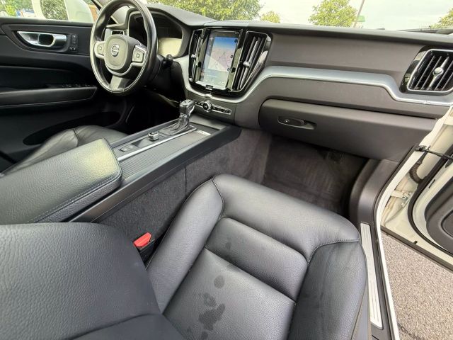 Vehicle image 24 of 37