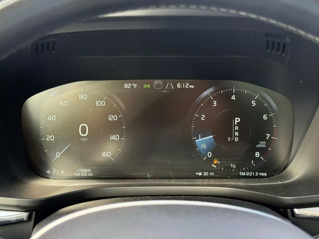 Vehicle image 25 of 37