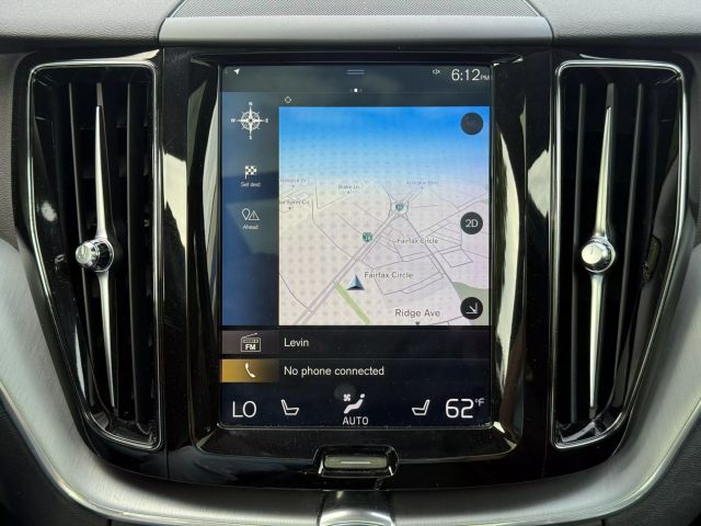 Vehicle image 26 of 37
