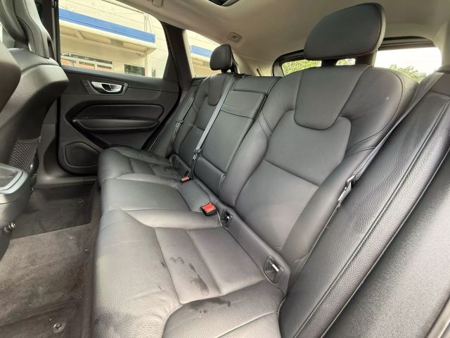 Vehicle image 15 of 37