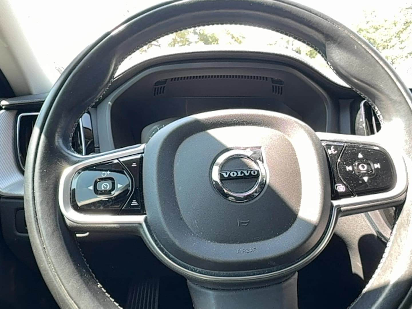 2018 Volvo XC60 Inscription Image 15 of 24
