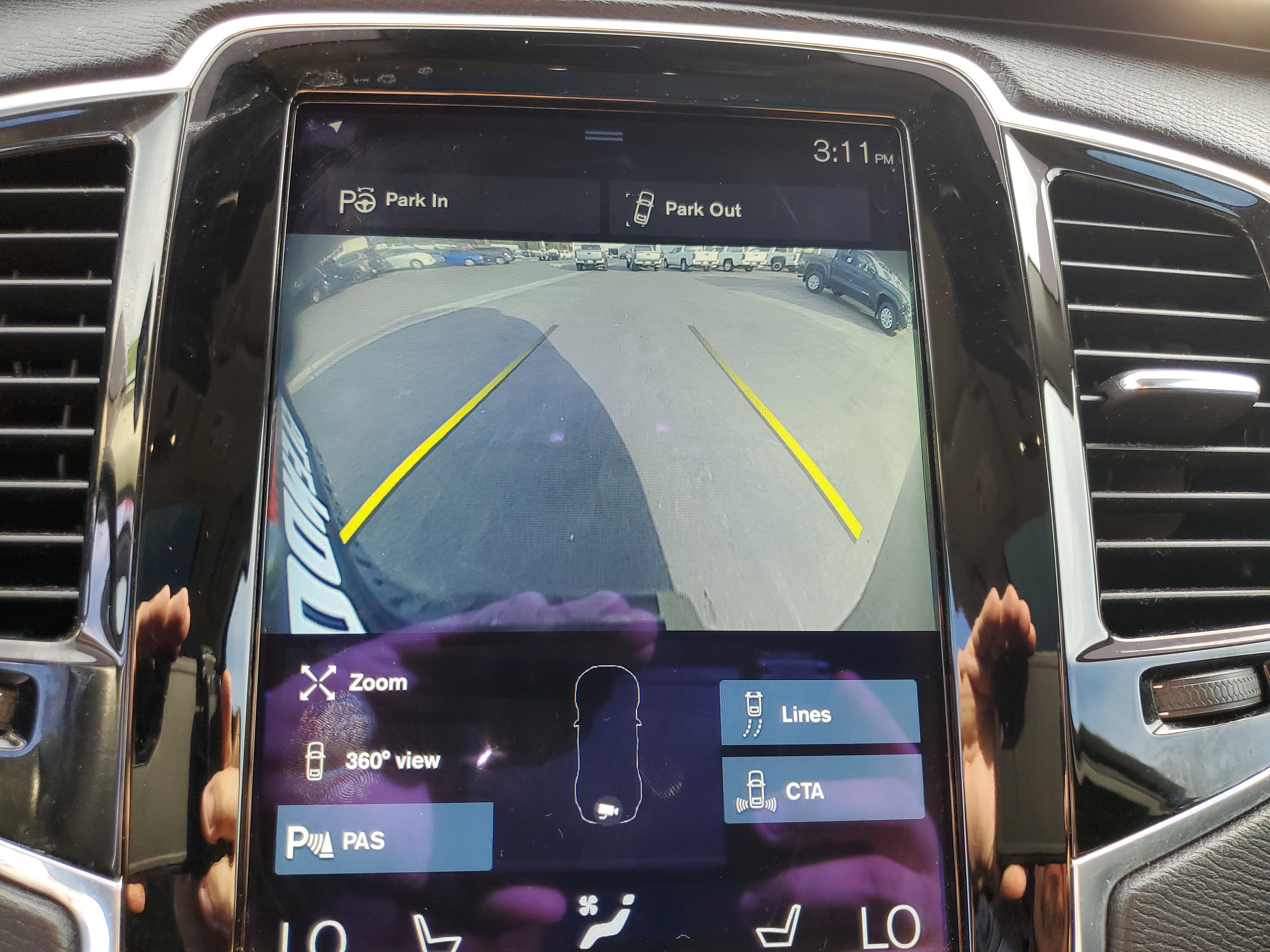 2018 Volvo XC90 Momentum Image 20 of 33