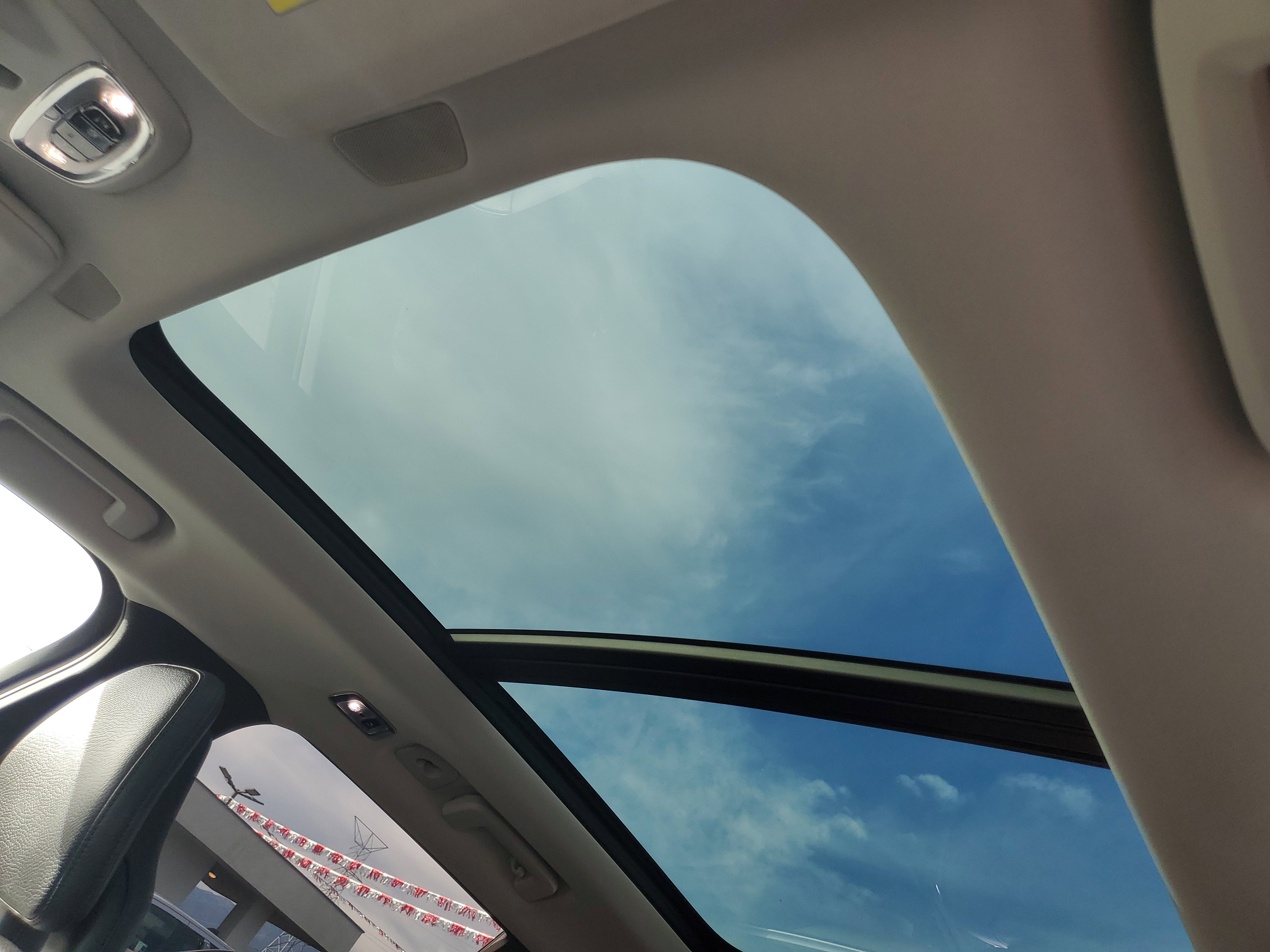 2018 Volvo XC90 Momentum Image 15 of 33