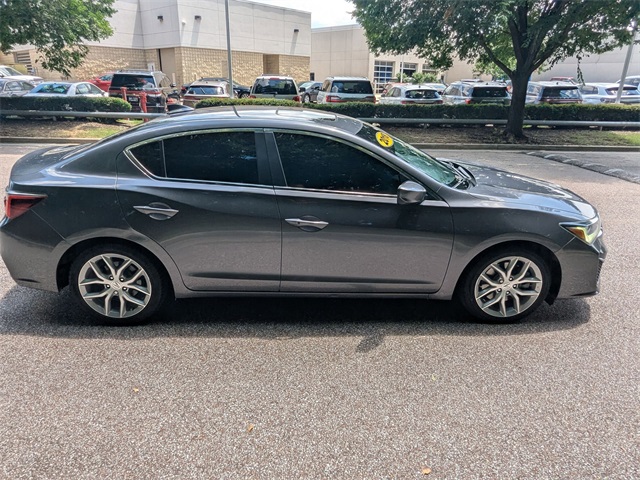 Vehicle image 3 of 28