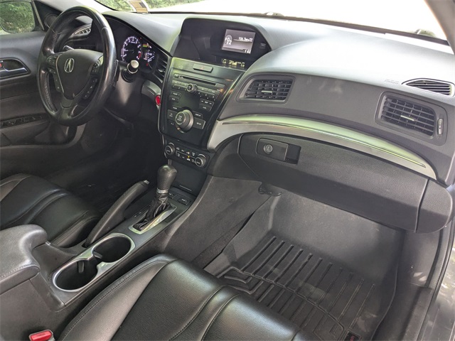Vehicle image 13 of 28