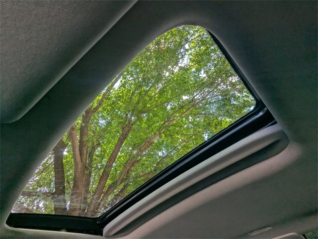 Vehicle image 27 of 28