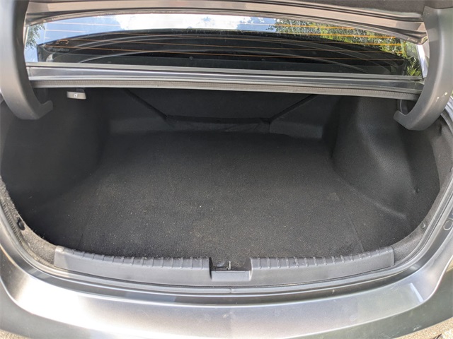 Vehicle image 8 of 28