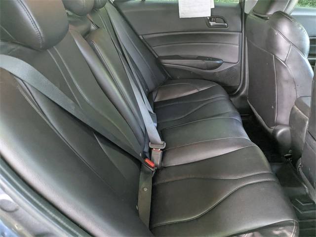 Vehicle image 9 of 28