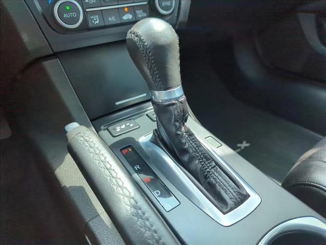Vehicle image 22 of 25