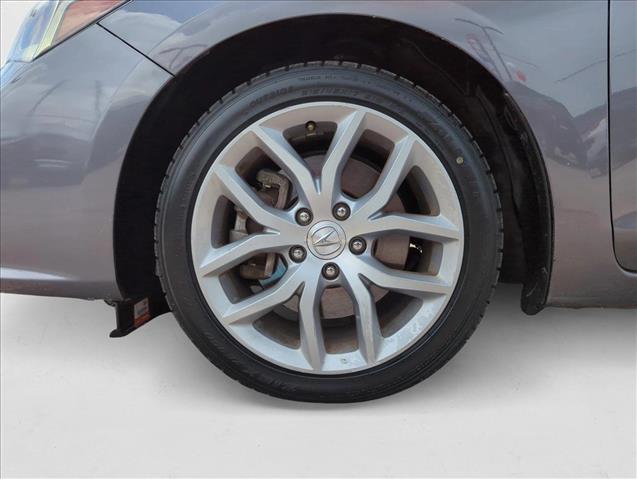 Vehicle image 8 of 25
