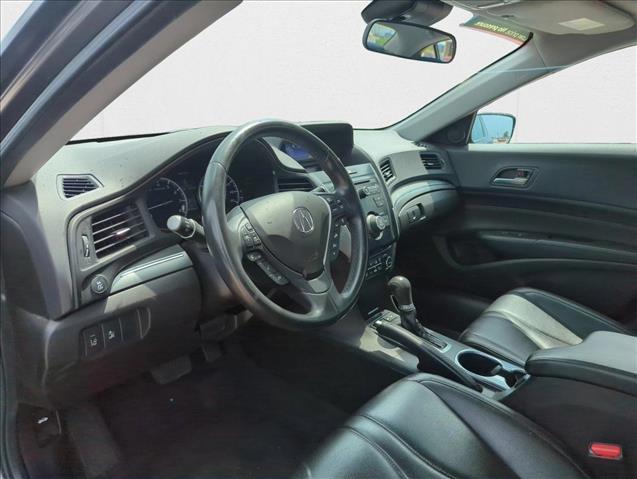 Vehicle image 17 of 25