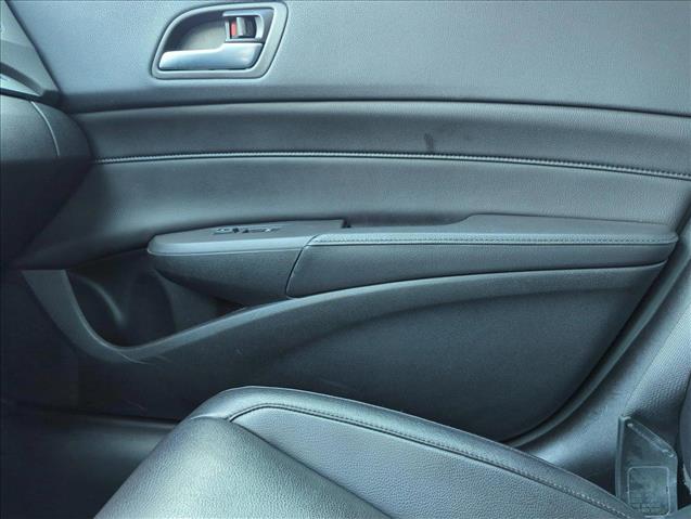 Vehicle image 16 of 25