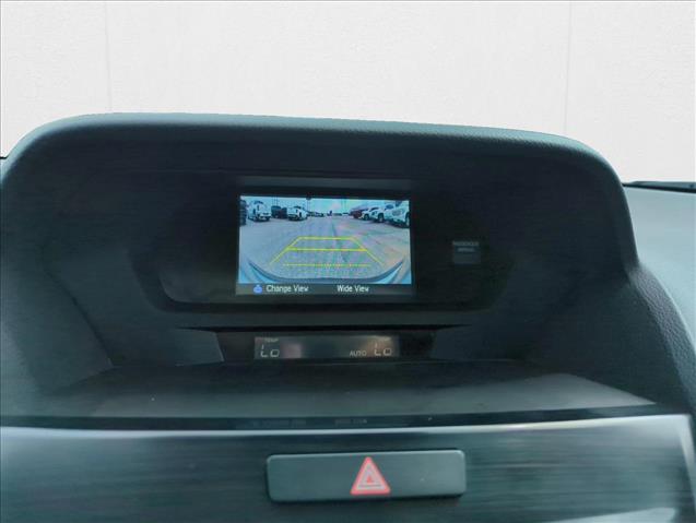 Vehicle image 21 of 25