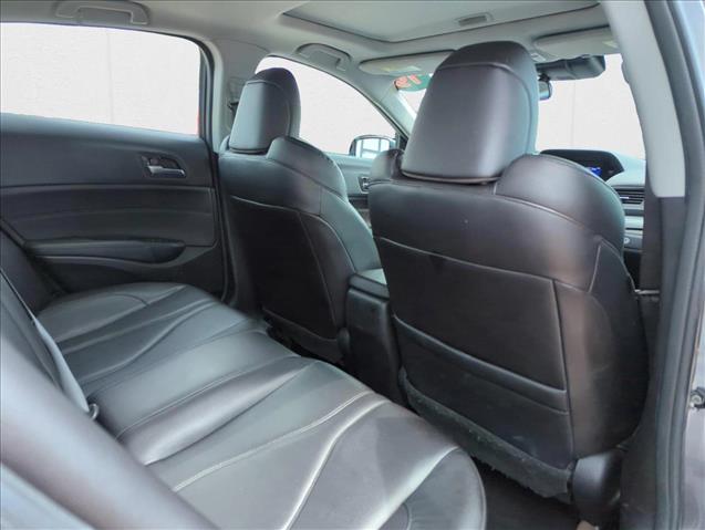Vehicle image 10 of 25