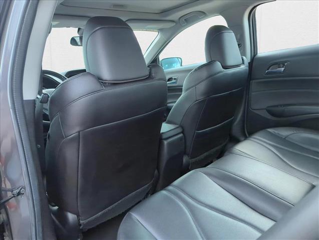 Vehicle image 12 of 25