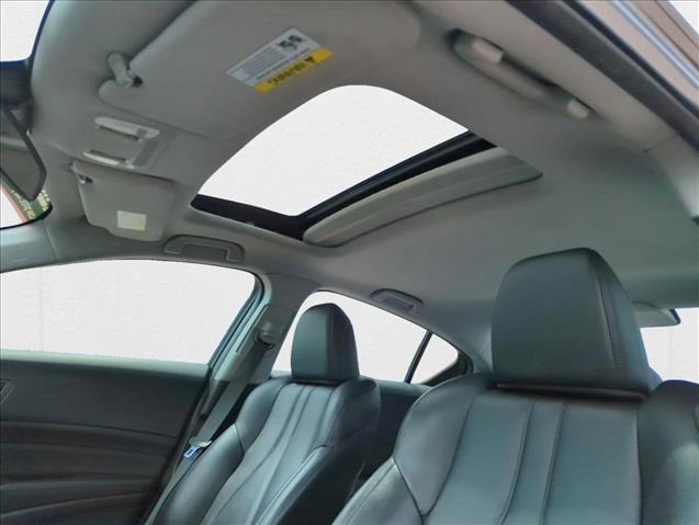 Vehicle image 15 of 25