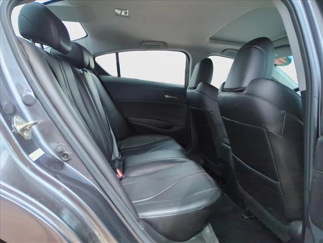 Vehicle image 11 of 25