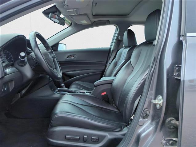 Vehicle image 13 of 25