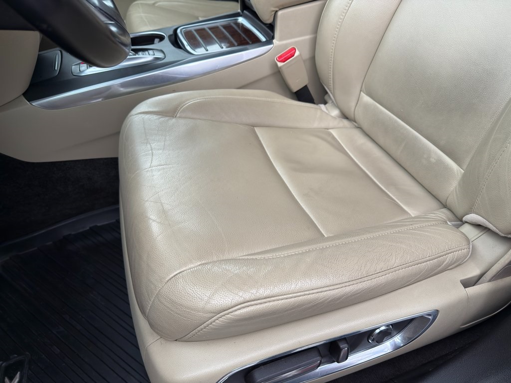 Vehicle image 15 of 49
