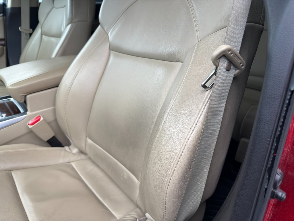 Vehicle image 18 of 49