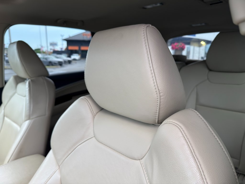 Vehicle image 17 of 49