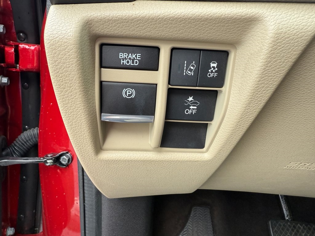 Vehicle image 33 of 49