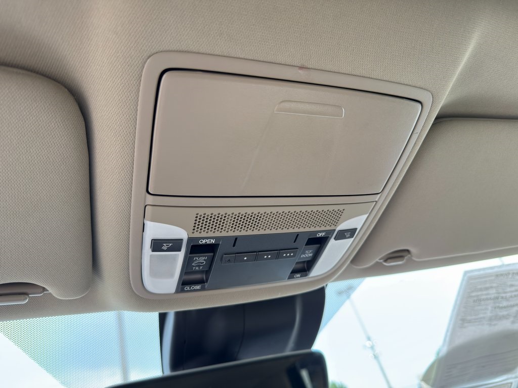 Vehicle image 31 of 49