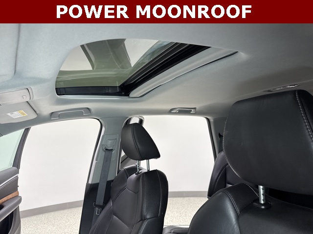 Vehicle image 11 of 42