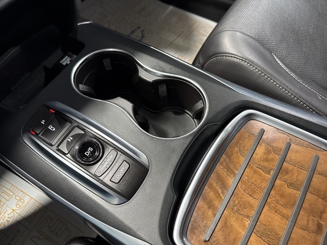 Vehicle image 31 of 42