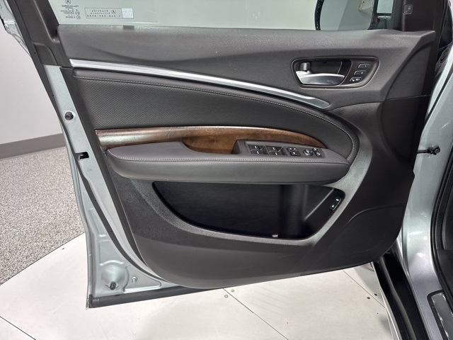Vehicle image 19 of 42