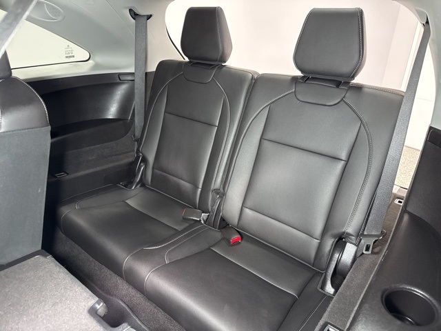 Vehicle image 36 of 42