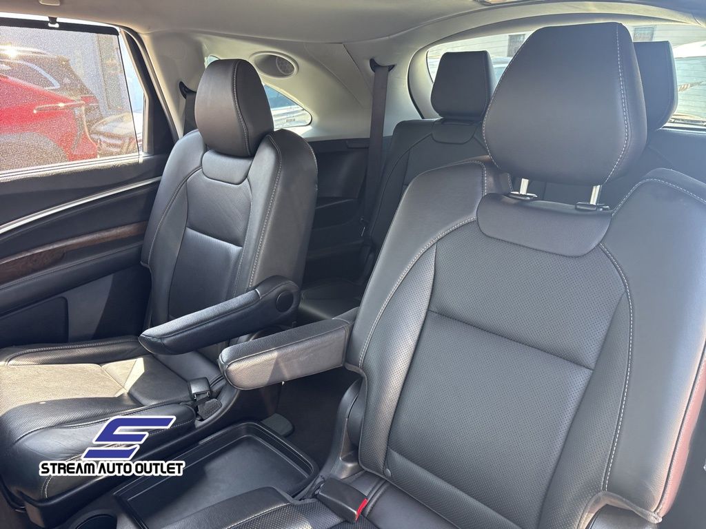 Vehicle image 26 of 40