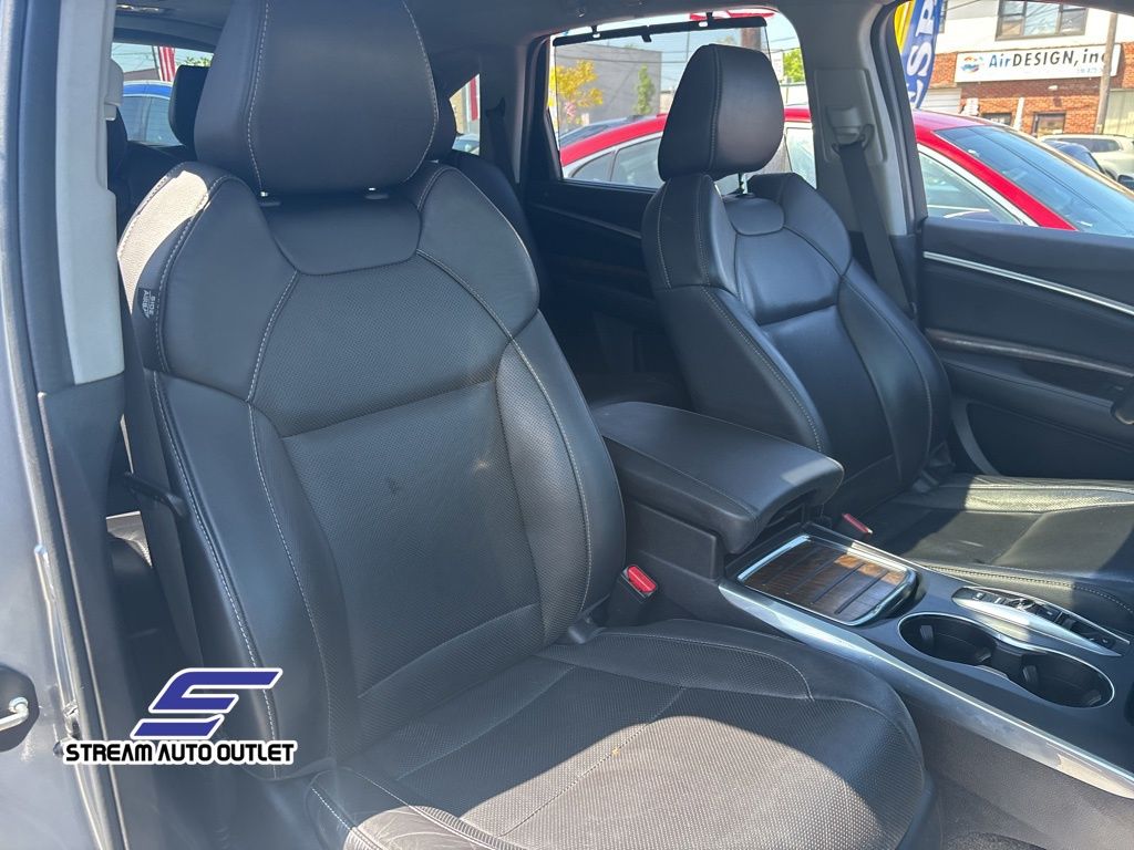 Vehicle image 12 of 40