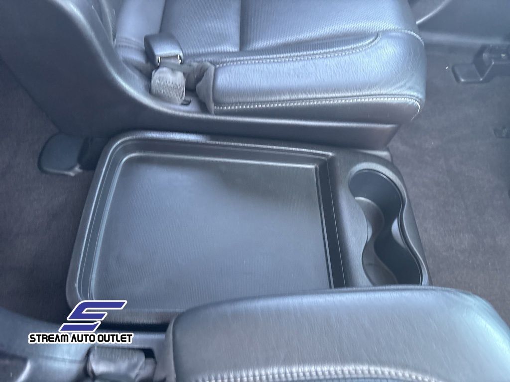 Vehicle image 18 of 40
